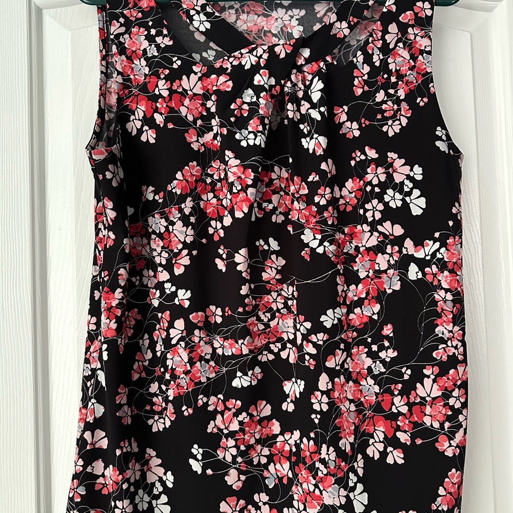 Nine West Black and Pink Floral Tank Top, Size Medium. Excellent condition.
